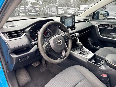 Used 2019 Toyota RAV4 LE image 10