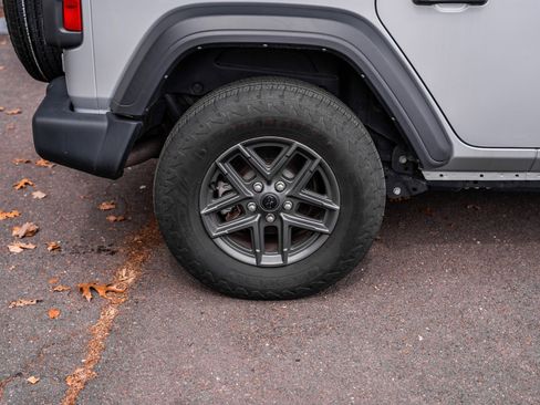 Used 2024 Jeep Wrangler Sport S image 6