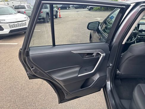 Used 2025 Toyota RAV4 LE AWD/4WD image 39