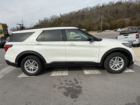 New 2026 Ford Explorer Active w/ Active Comfort Package RWD image 4