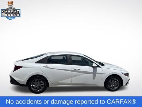 Used 2024 Hyundai Elantra SEL FWD image 2