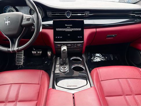 Used 2023 Maserati Quattroporte Modena RWD image 18