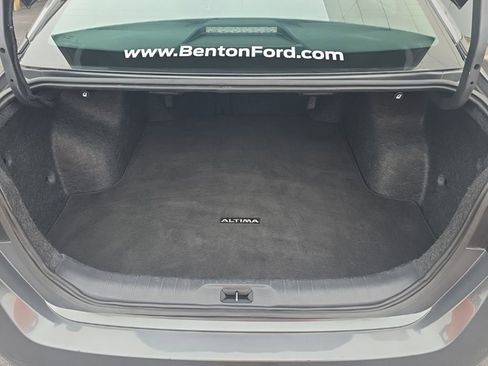 Used 2025 Nissan Altima 2.5 SV FWD image 11