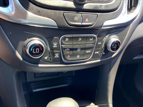 Used 2024 Chevrolet Equinox LT AWD/4WD image 32