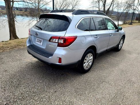 Used 2015 Subaru Outback 2.5i Premium image 5