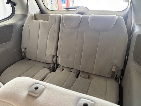 Used 2008 Kia Sedona LX FWD image 18