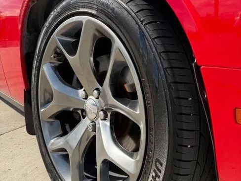 Used 2015 Dodge Challenger SXT Plus w/ Technology Group RWD image 6