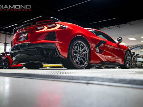 Used 2024 Chevrolet Corvette Stingray Premium Cpe w/ Z51 Performance Package RWD image 69