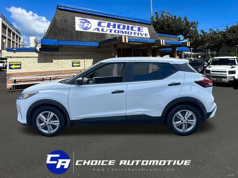 Used 2022 Nissan Kicks S FWD image 3