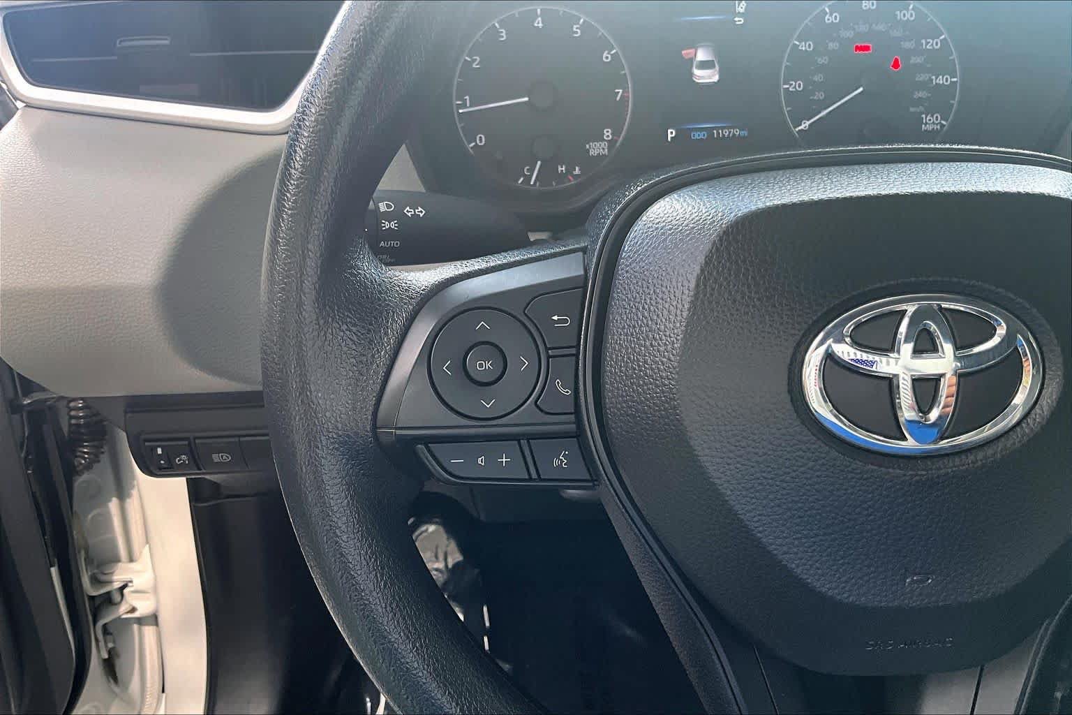 Used 2025 Toyota Corolla LE FWD image 24