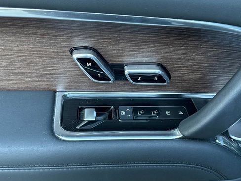 Certified 2024 Land Rover Range Rover Long Wheelbase SE image 13