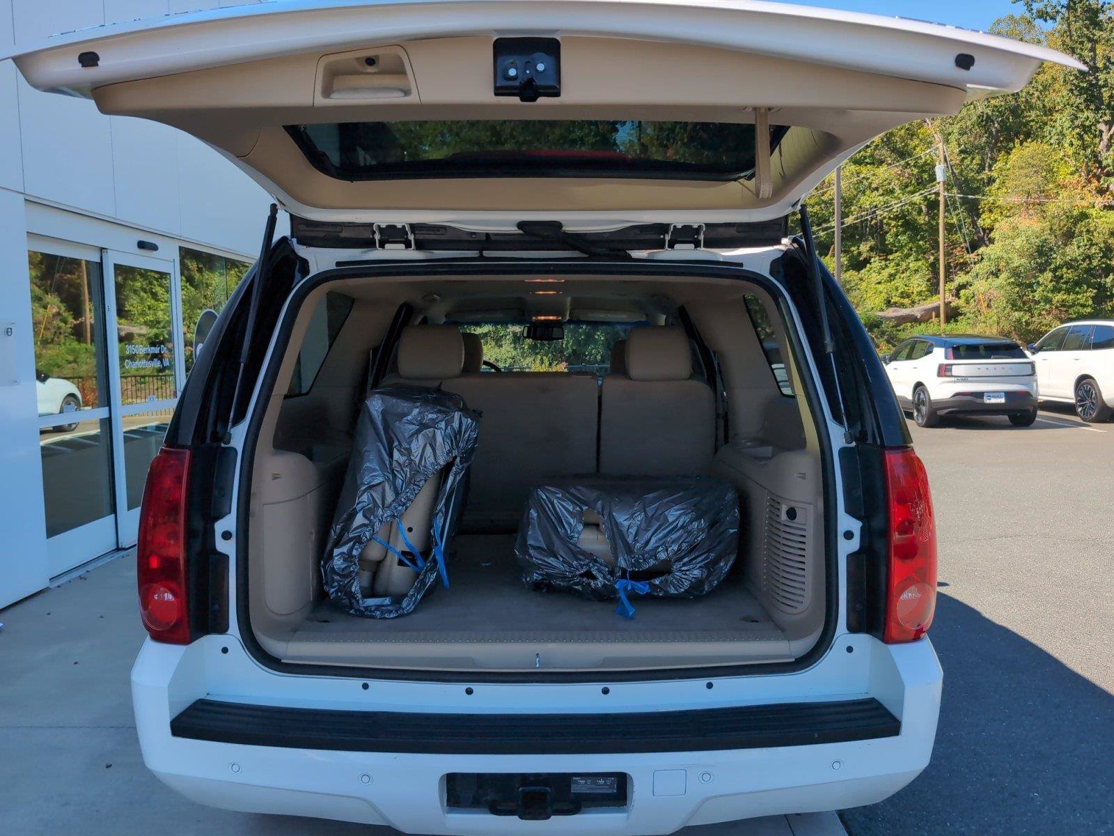 Used 2013 GMC Yukon XL SLT AWD/4WD image 17