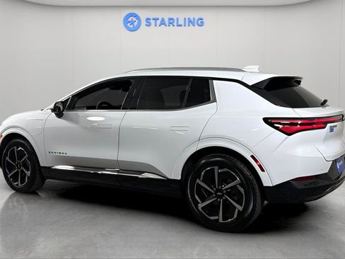 Used 2025 Chevrolet Equinox EV LT w/ Convenience Package image 4