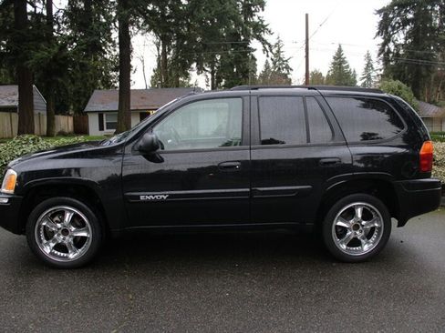 Used 2005 GMC Envoy SLE image 12