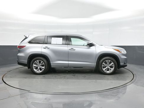 Used 2015 Toyota Highlander XLE image 8