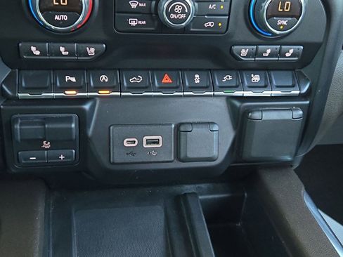 Used 2019 Chevrolet Silverado 1500 LTZ w/ LTZ Convenience Package AWD/4WD image 20