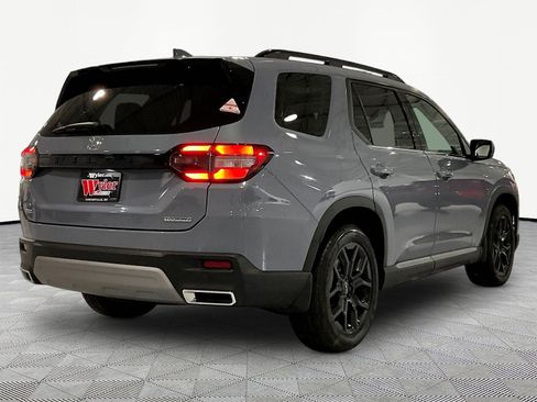 Certified 2025 Honda Pilot Touring image 6