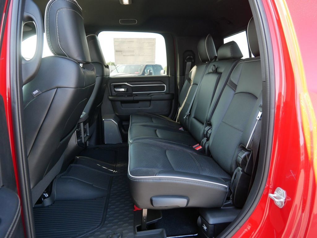 New 2026 RAM 2500 Laramie AWD/4WD image 9
