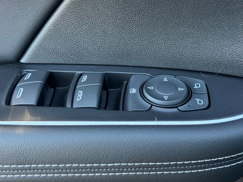 Used 2023 Buick Envision Preferred image 17