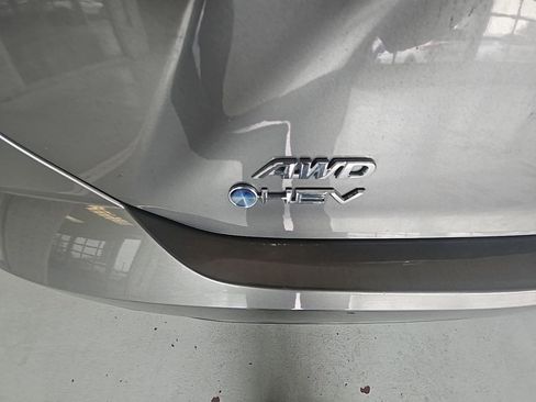 Used 2025 Toyota Camry SE w/ Convenience Package image 7