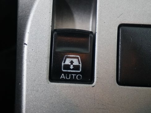 Used 2011 Toyota 4Runner SR5 w/ Convenience Pkg RWD image 17