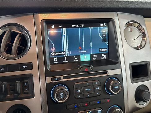 Used 2017 Ford Expedition XLT w/ Equipment Group 202A RWD image 21