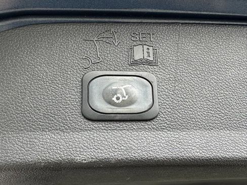 Used 2018 Ford Escape SEL image 21