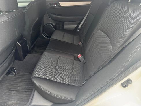 Used 2017 Subaru Outback 2.5i Premium image 6
