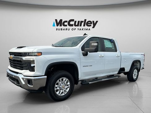 Used 2025 Chevrolet Silverado 3500 LT w/ Safety Package AWD/4WD image 2