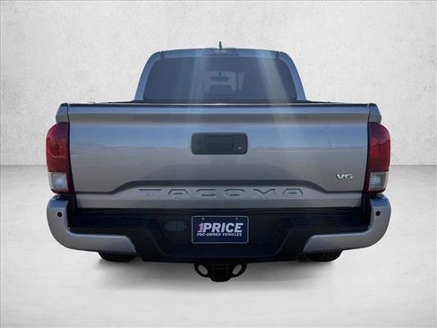 Used 2017 Toyota Tacoma TRD Off-Road w/ Premium & Technology Package image 6