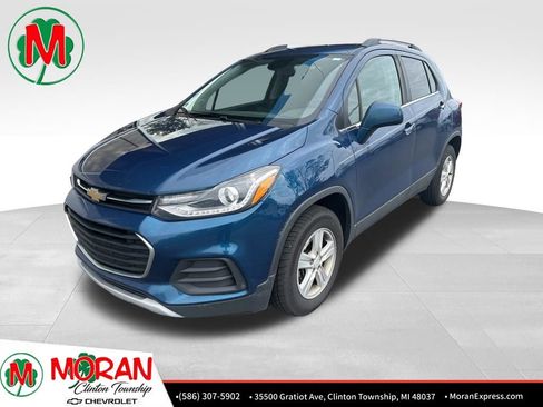 Used 2020 Chevrolet Trax LT w/ LT Convenience Package AWD/4WD image 1