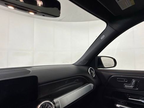 Used 2022 Mercedes-Benz GLB 250 image 20