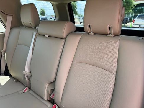 Used 2024 Toyota 4Runner Limited AWD/4WD image 21