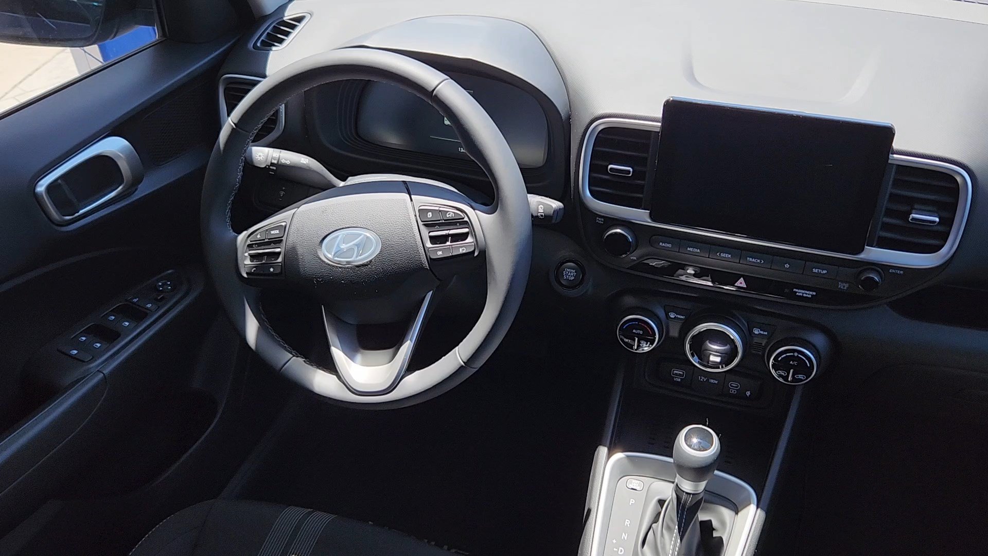 New 2026 Hyundai Venue SEL FWD image 5