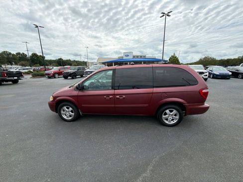 Used 2007 Dodge Grand Caravan SXT w/ Leather Interior Group FWD image 17