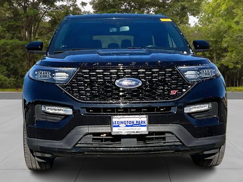 Used 2022 Ford Explorer ST w/ ST Street Pack image 2