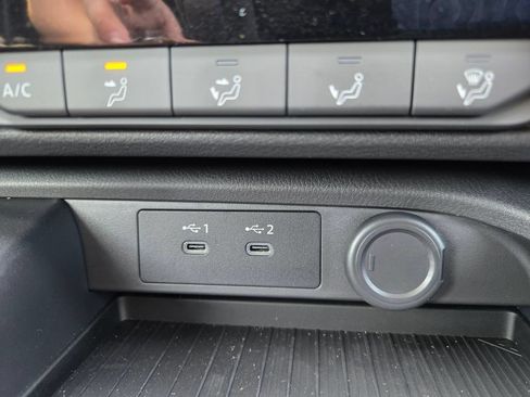 New 2026 Nissan Sentra SR w/ Floor Mat Package FWD image 18