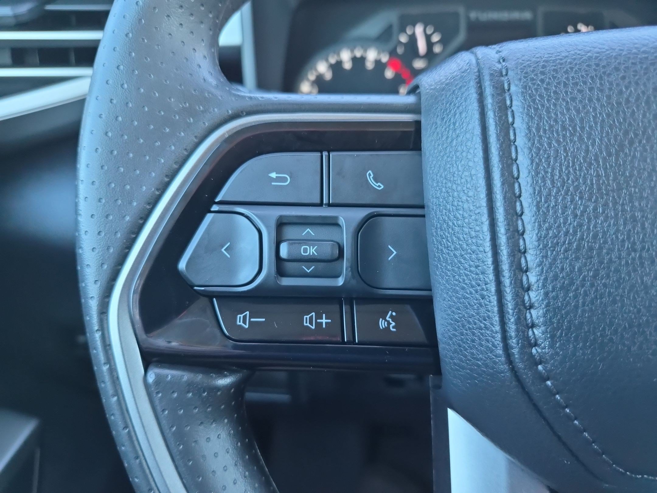 Used 2023 Toyota Tundra SR5 w/ SR5 Convenience Package AWD/4WD image 18