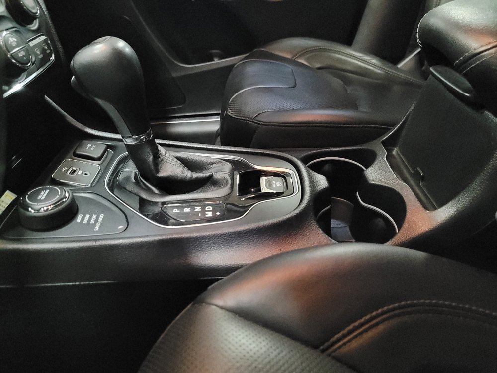 Used 2019 Jeep Cherokee Limited AWD/4WD image 26
