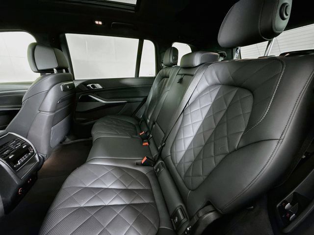 Used 2026 BMW X7 xDrive40i w/ M Sport Package AWD/4WD image 26