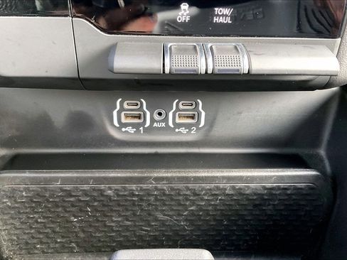 Used 2024 RAM 1500 Laramie image 30