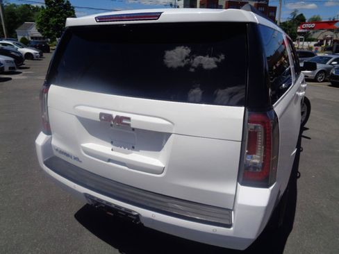 Used 2017 GMC Yukon XL SLE w/ SLE Value Package AWD/4WD image 19