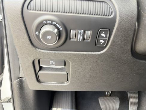 Used 2023 Jeep Wagoneer 4WD image 21