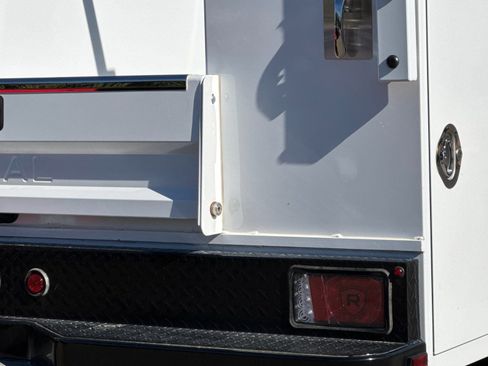 New 2025 Ford F350 XL w/ XL Chrome Package image 23