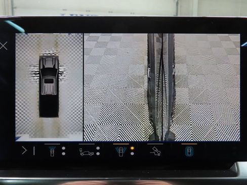 Used 2024 Chevrolet Silverado 2500 LT w/ Midnight Edition image 18