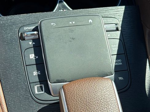 Used 2025 Mercedes-Benz GLE 450 4MATIC image 49