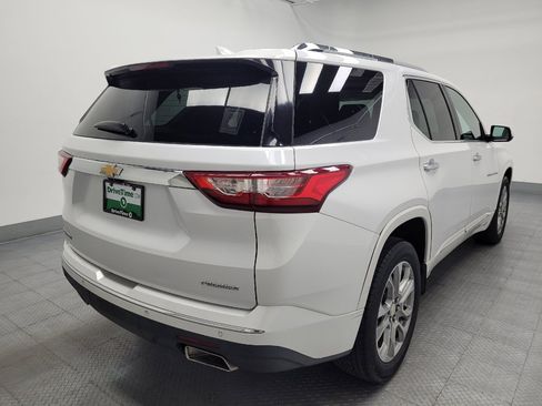 Used 2019 Chevrolet Traverse Premier w/ Driver Confidence II Package FWD image 9