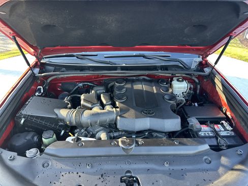 Used 2018 Toyota 4Runner SR5 Premium image 34