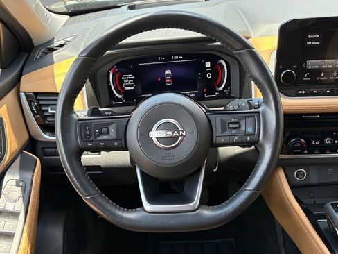 Used 2023 Nissan Rogue Platinum w/ Platinum Premium Package FWD image 11