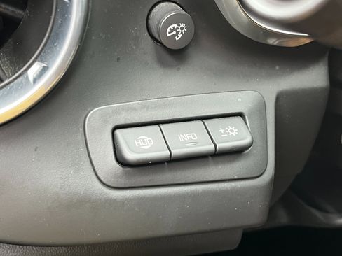 Used 2018 Chevrolet Camaro SS image 21